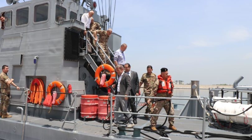 وزير الطاقة في زيارة لقاعدة القوات البحرية في الجيش image